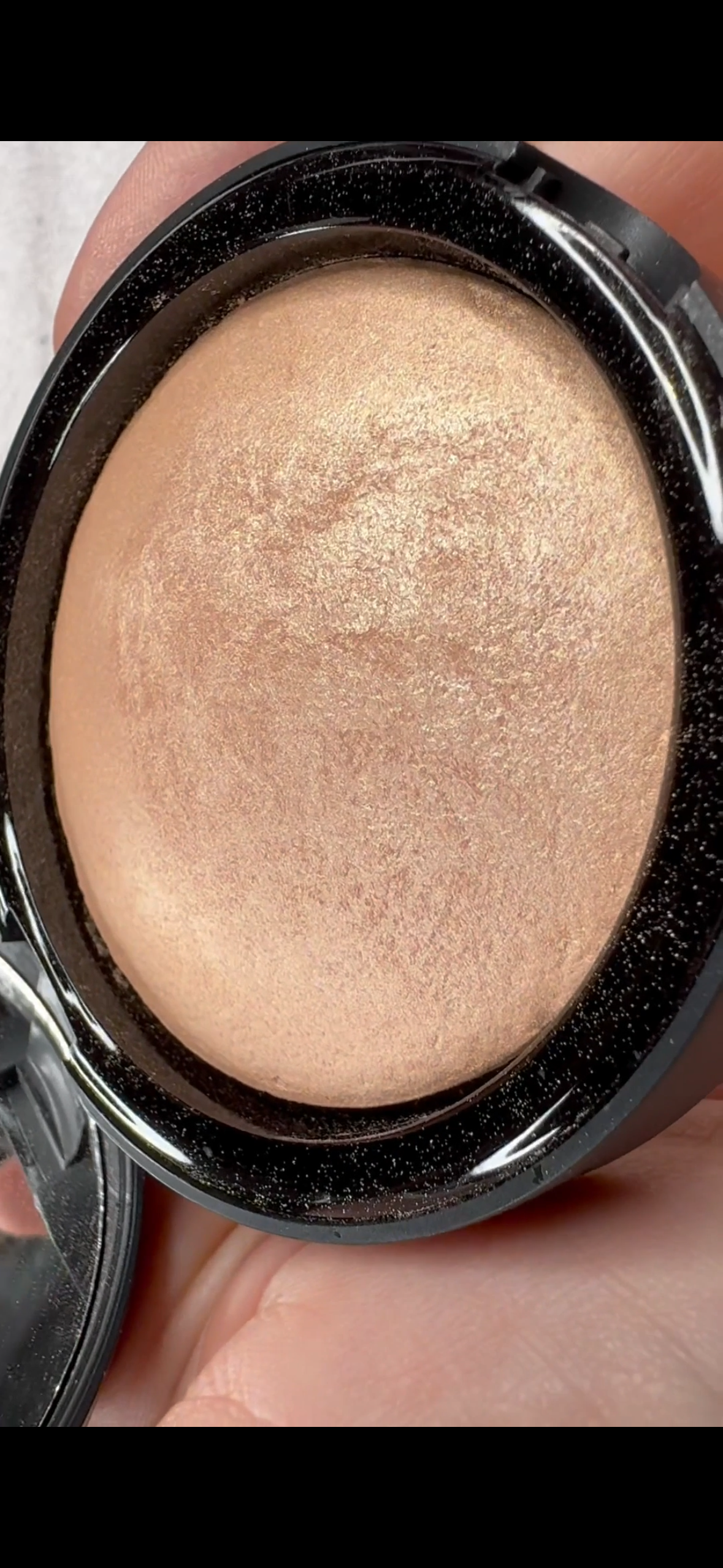 SILK GLOW Highlighter powder 02