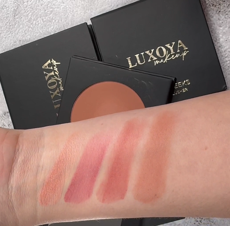 GLAM CHEEKS Blusher 01